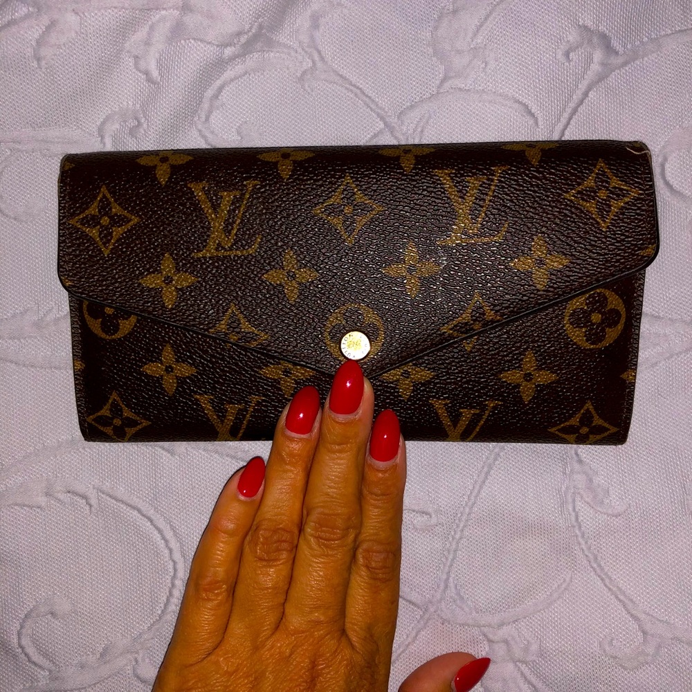 Authentic Louis Vuitton wallet hardly used
